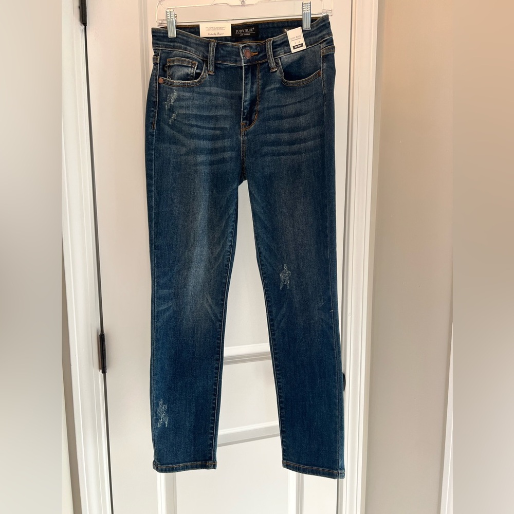 Judy Blue Mid Rise Relaxed Fit Jeans. New with tags. Size 7/28